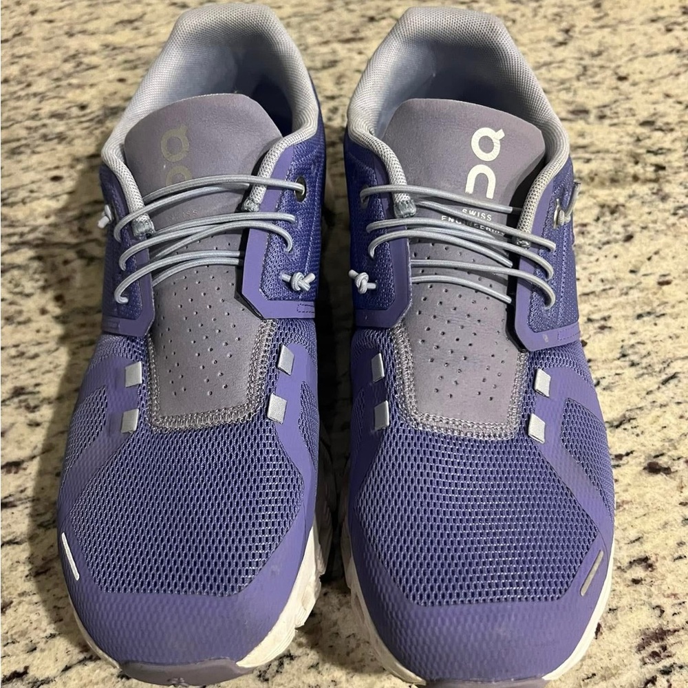 ON Women’s Cloud 5 purple shoes